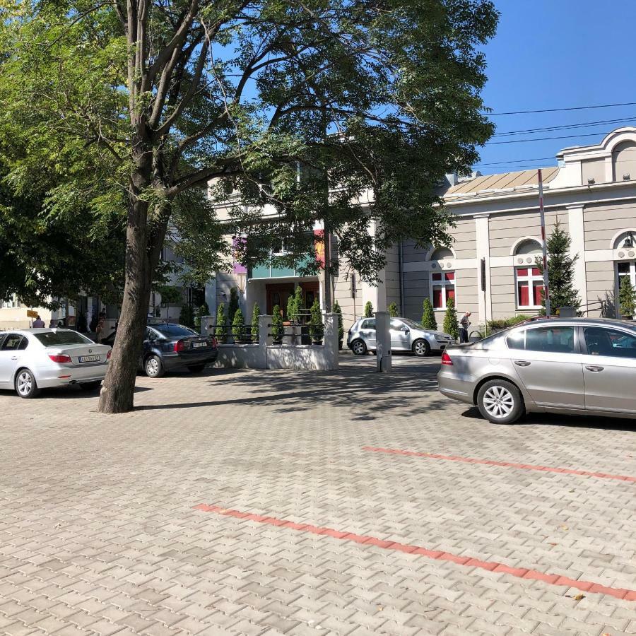 לסקובץ Sajam Garni Hotel מראה חיצוני תמונה