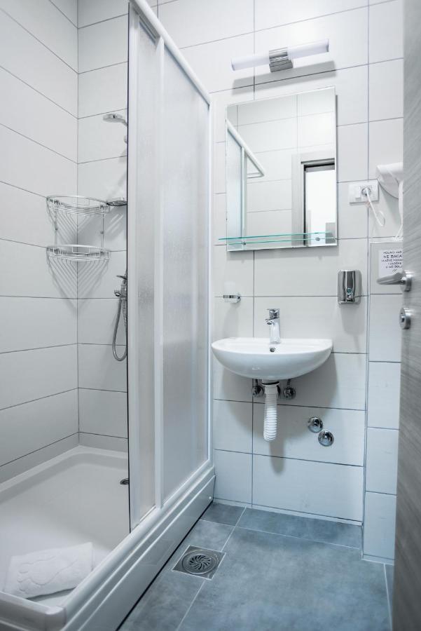לסקובץ Sajam Garni Hotel מראה חיצוני תמונה