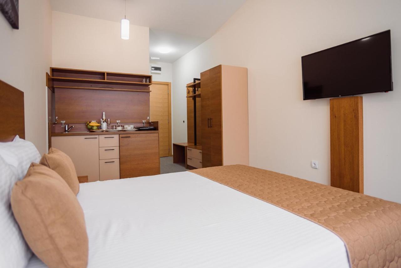 לסקובץ Sajam Garni Hotel מראה חיצוני תמונה